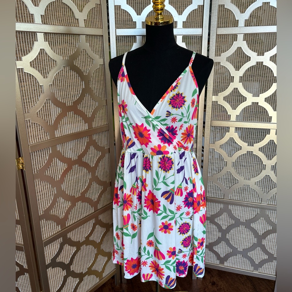 NWT | Summer floral surplice dress